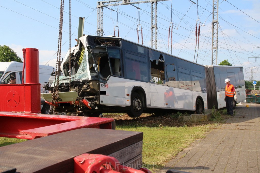 Endgueltige Bergung KVB Bus Koeln Porz P575.JPG